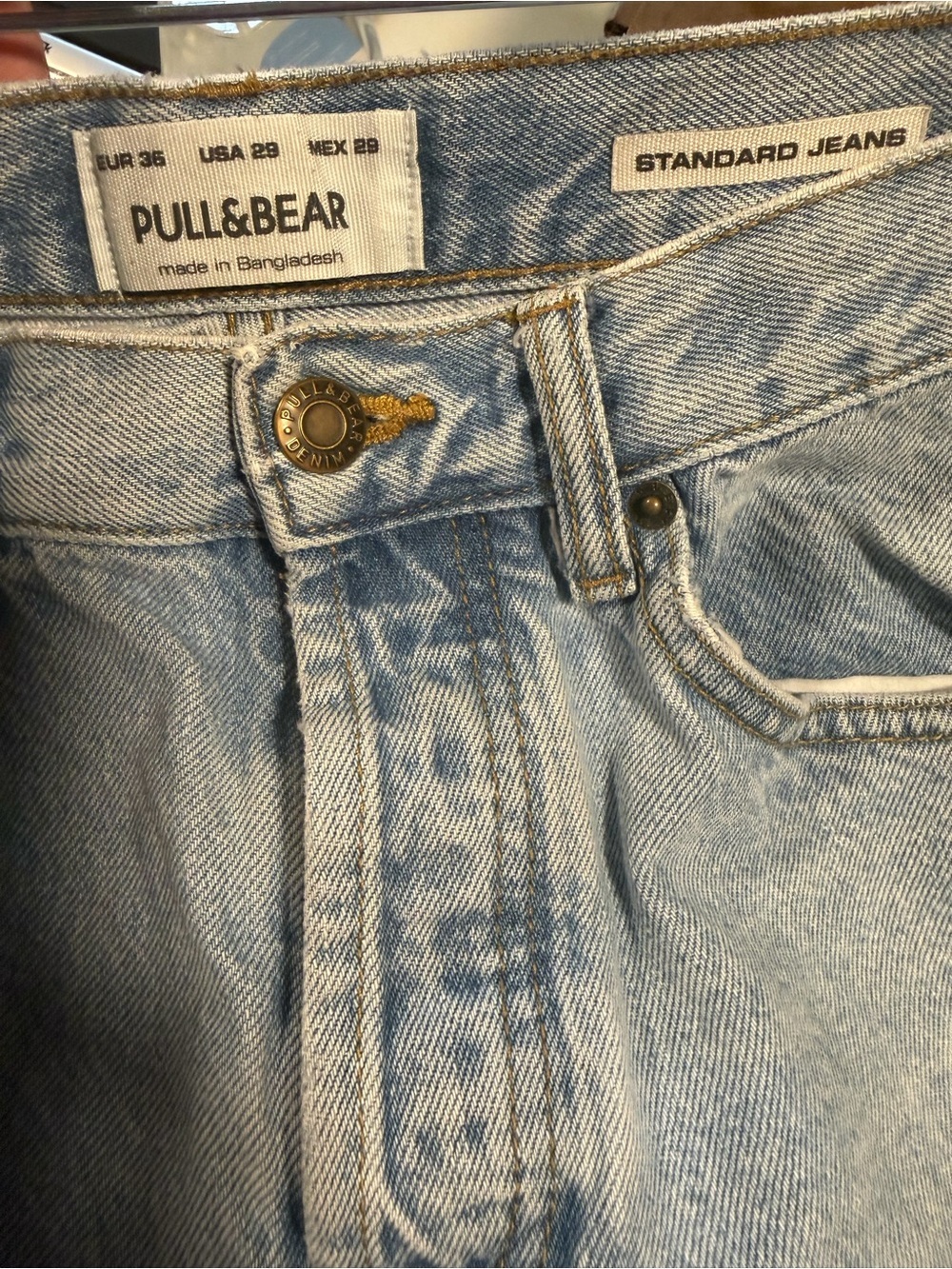 Pull&Bear Standard Jeans Women’s Size 28 Light Wash Mom Jeans - Picture 4 of 5
